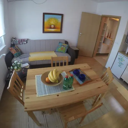 Maslacak, Dvosobni *